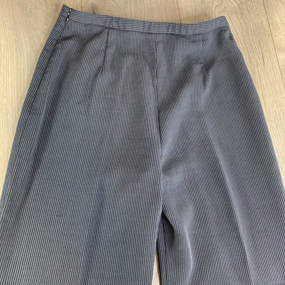 Giorgio Armani Borgo21 Pants Women 42 Black Pinstripe Pleat Front Hip Button/Zip - Picture 7 of 11